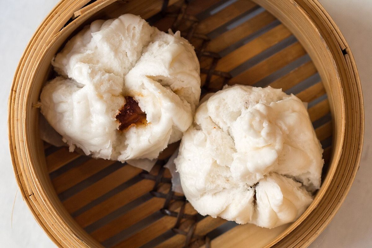 Bao de cerdo terminado, listo para servir