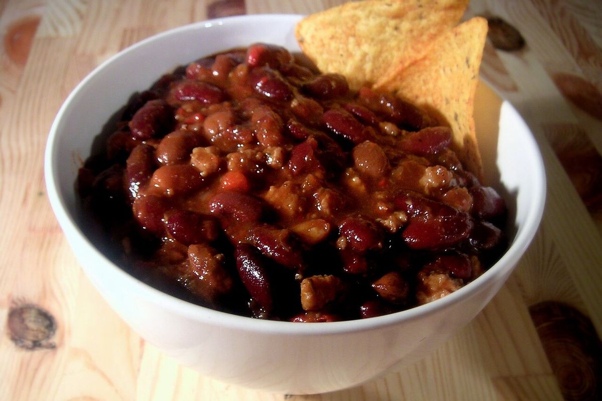 Chili con carne terminado, listo para servir