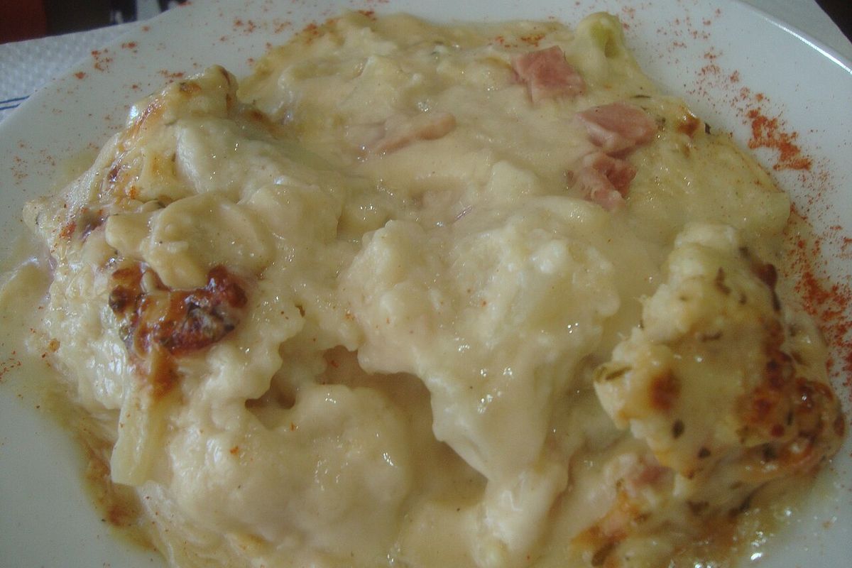 Coliflor gratinada terminado, listo para servir