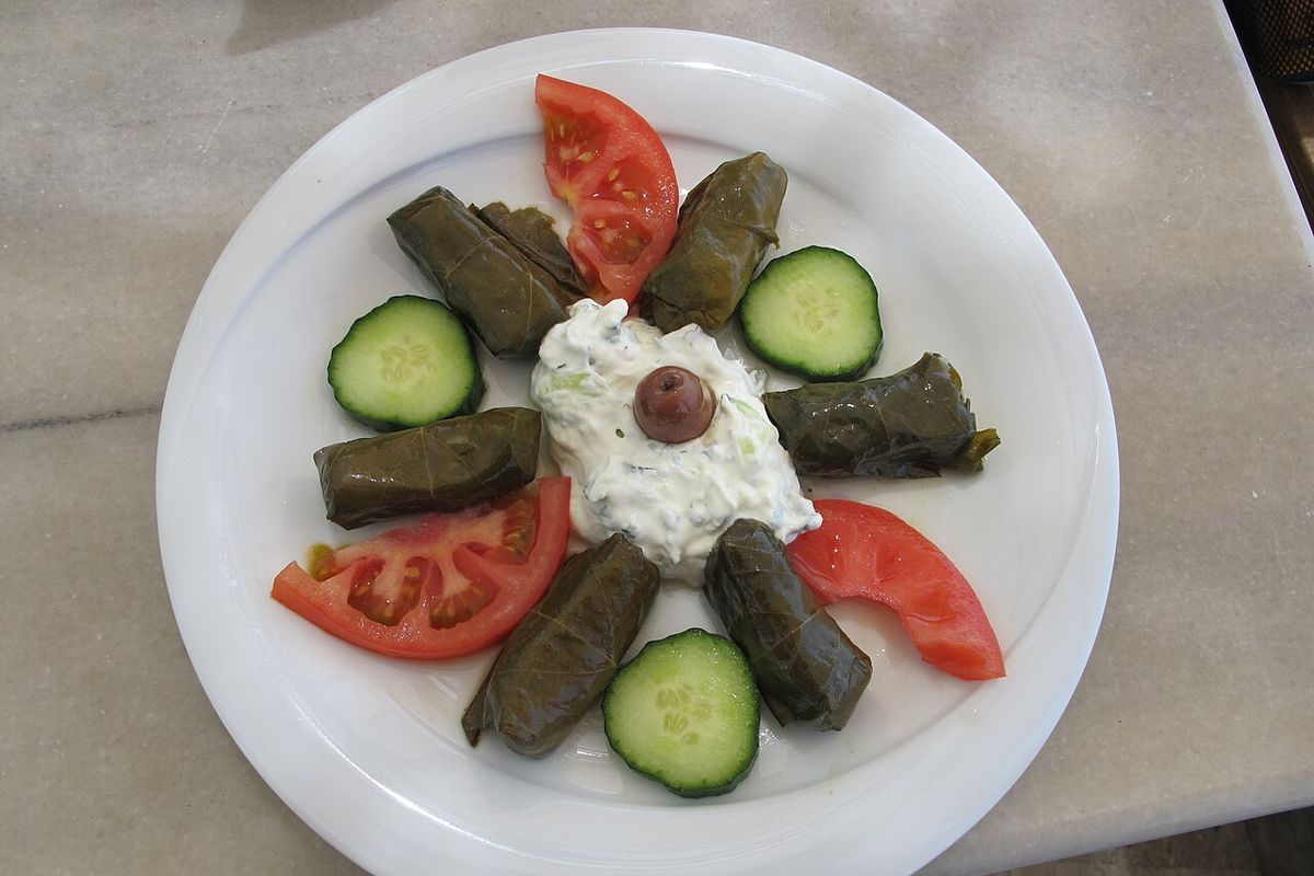 Dolmas de hojas de parra terminado, listo para servir