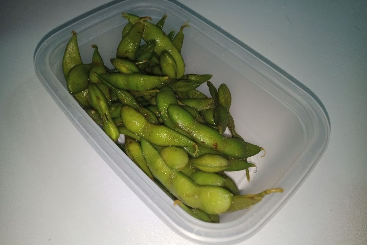 Edamame terminado, listo para servir