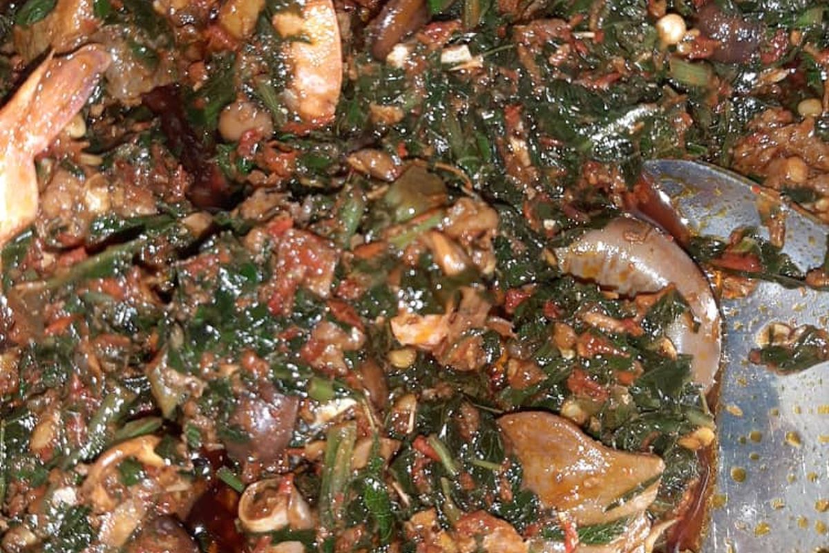 Efo riro terminado, listo para servir