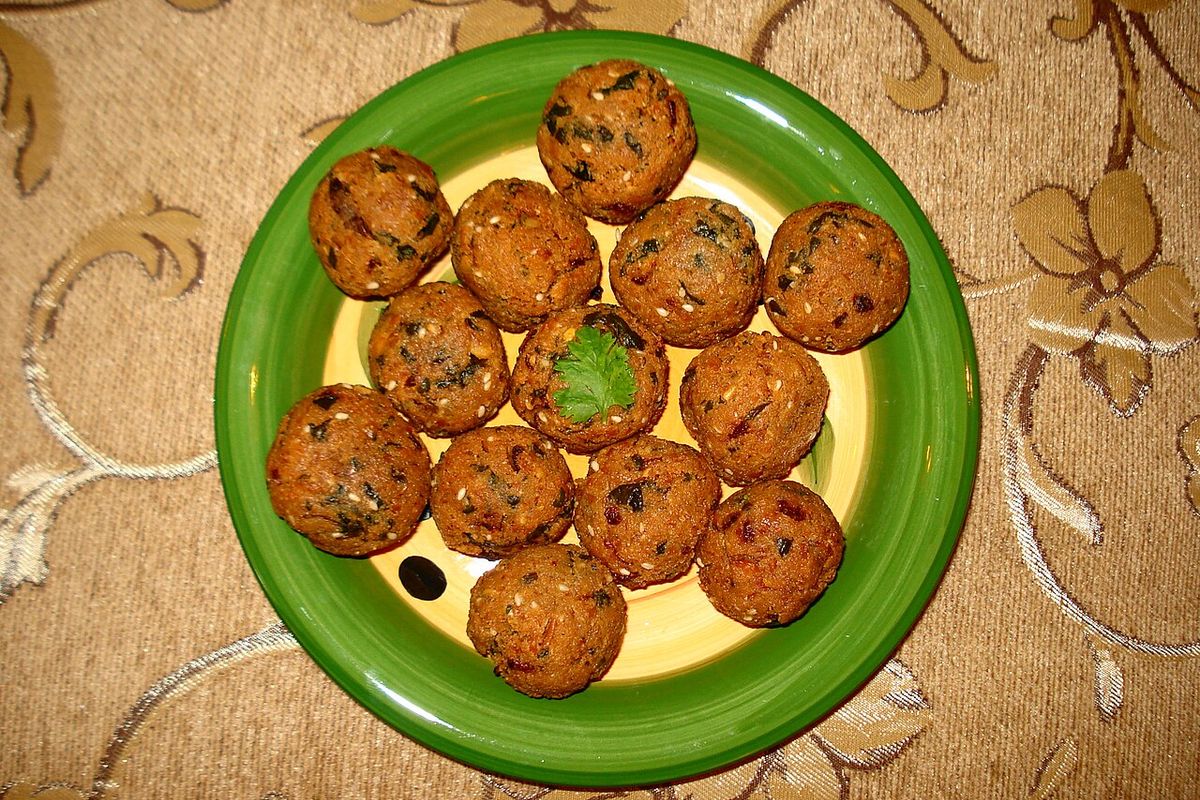 Falafel terminado, listo para servir