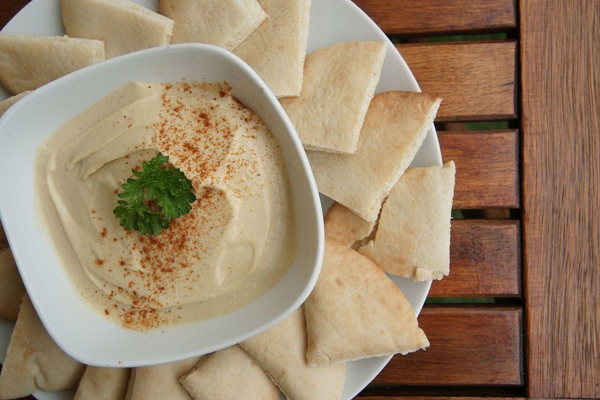 Hummus terminado, listo para servir