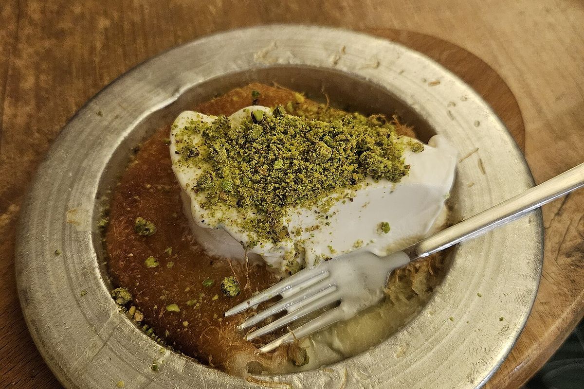 Knafeh terminado, listo para servir