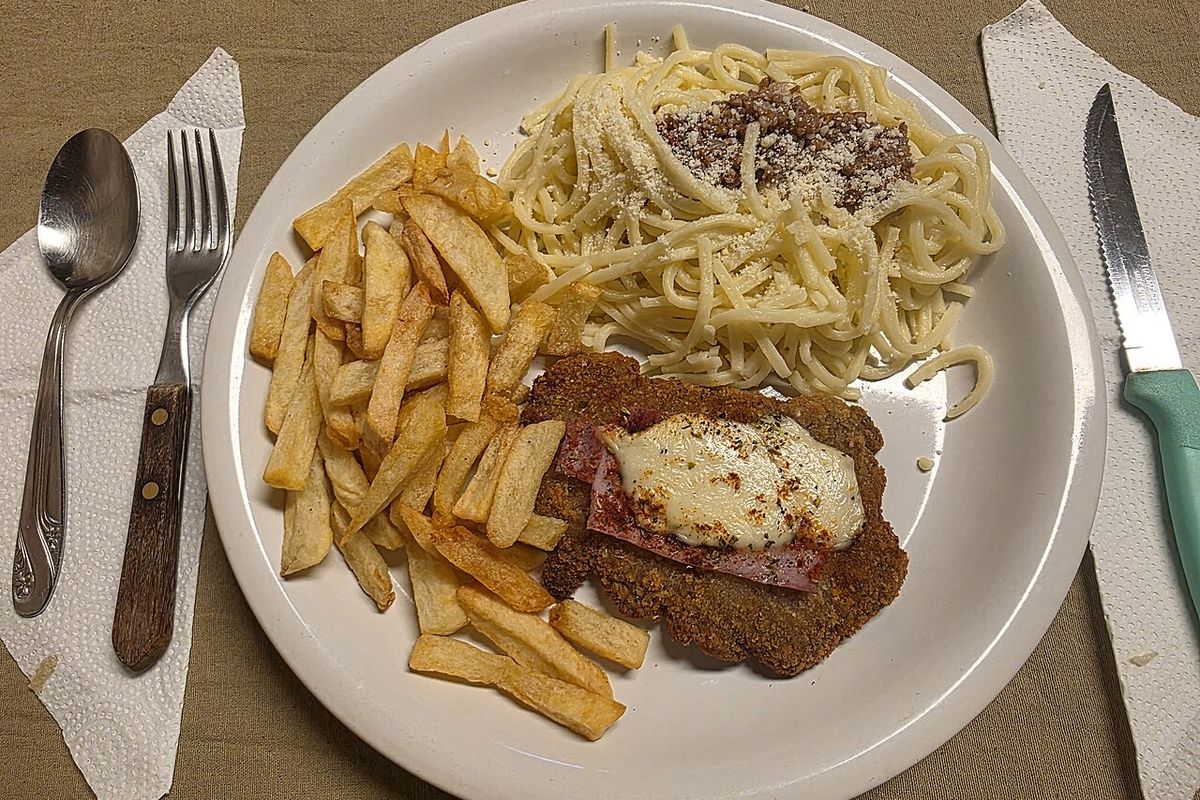 Milanesa a la napolitana terminado, listo para servir