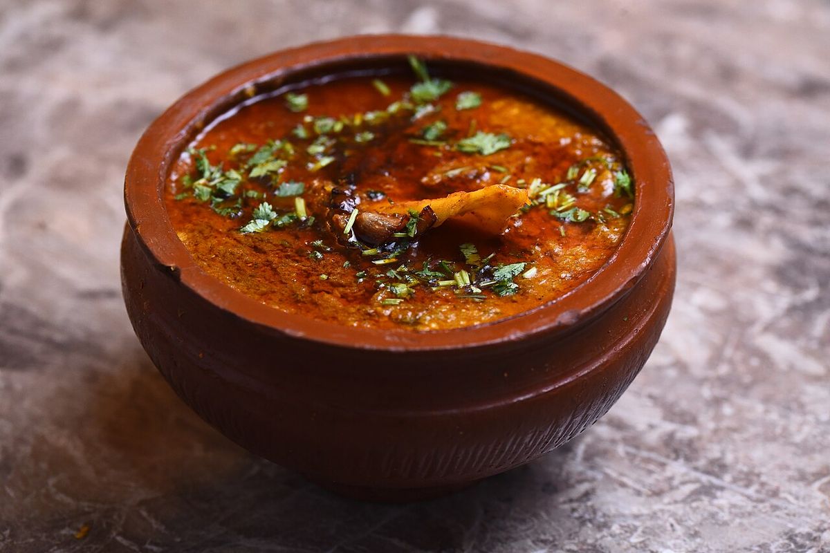Nihari terminado, listo para servir