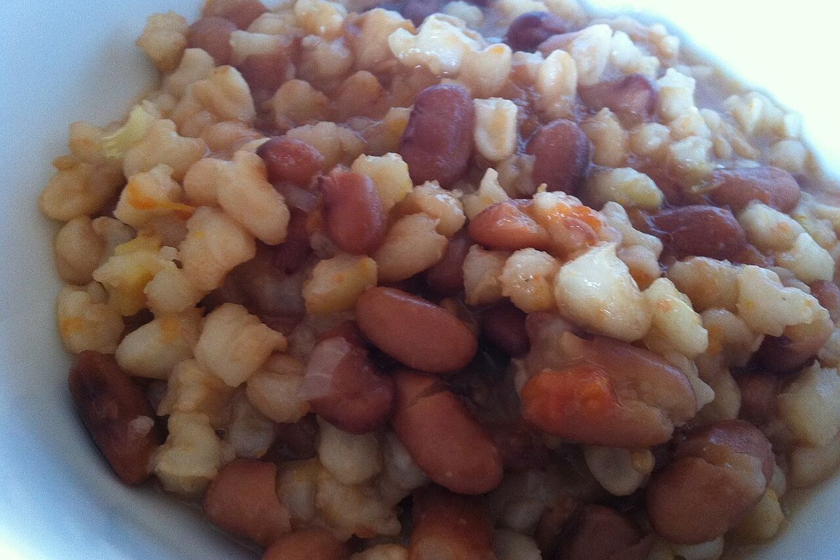 Samp and beans terminado, listo para servir