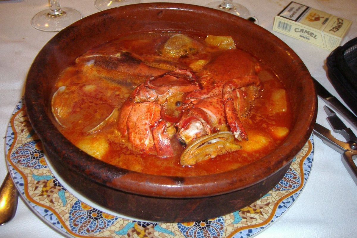 Suquet de peix terminado, listo para servir
