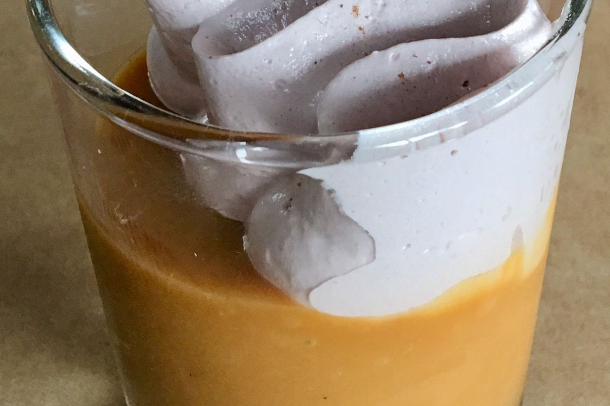 Suspiro limeño terminado, listo para servir