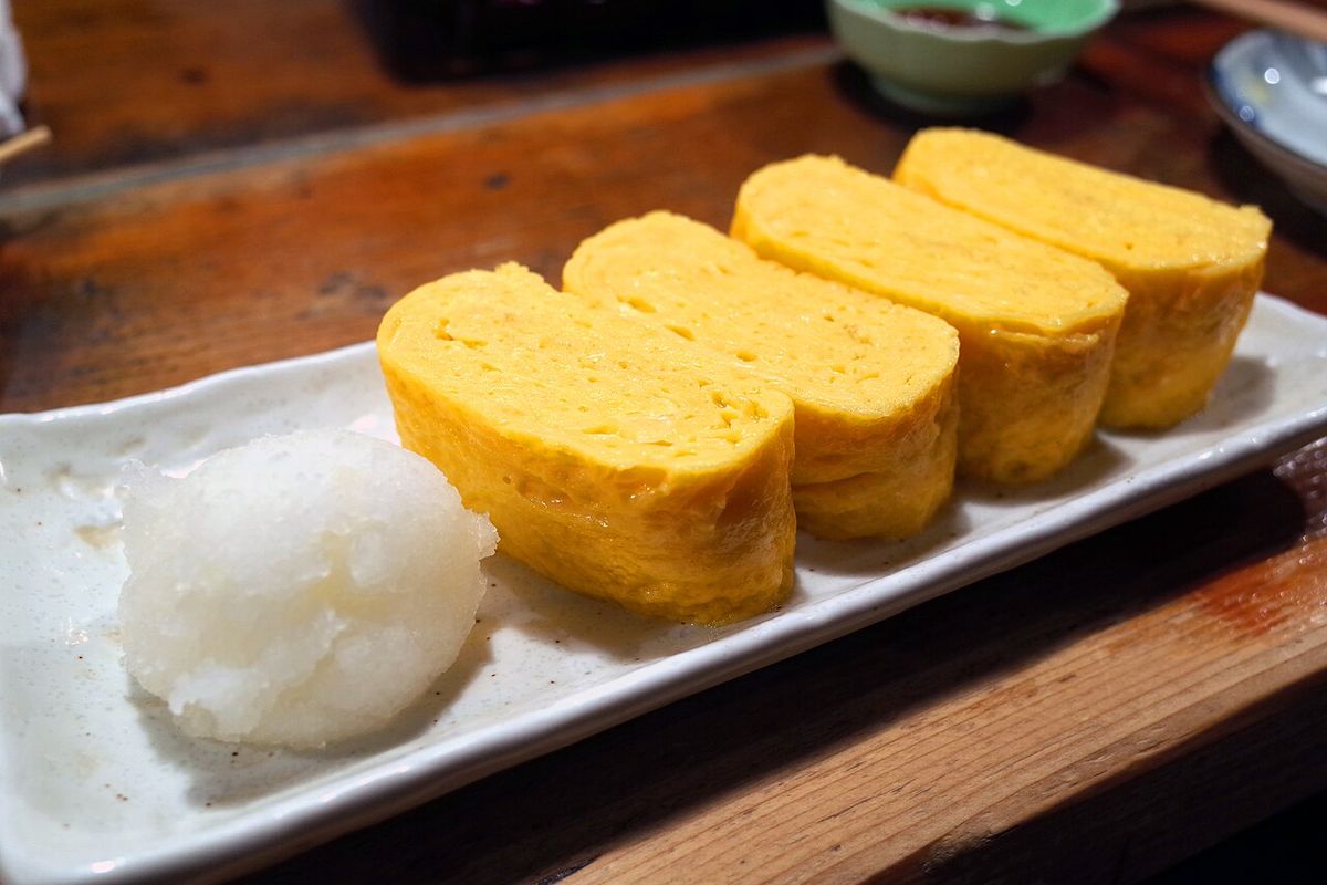 Tamagoyaki terminado, listo para servir