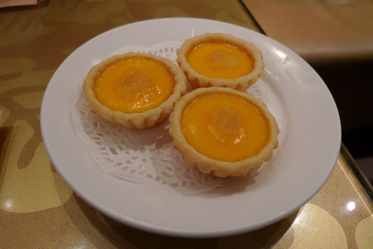 Tarta de huevo de Hong Kong terminado, listo para servir