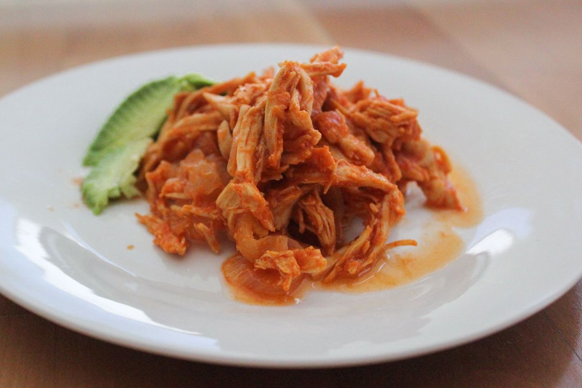 Tinga de pollo terminado, listo para servir